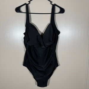 Women's Caribbean Sand Black One Piece Swimsuit Size 16
